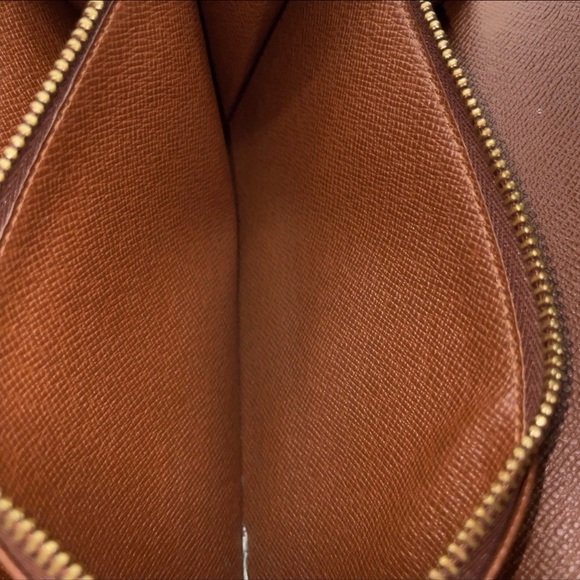 Auth Louis Vuitton Monogram Pochette
Porte Monnaie Credit TH0093 - Picture 15 of 16